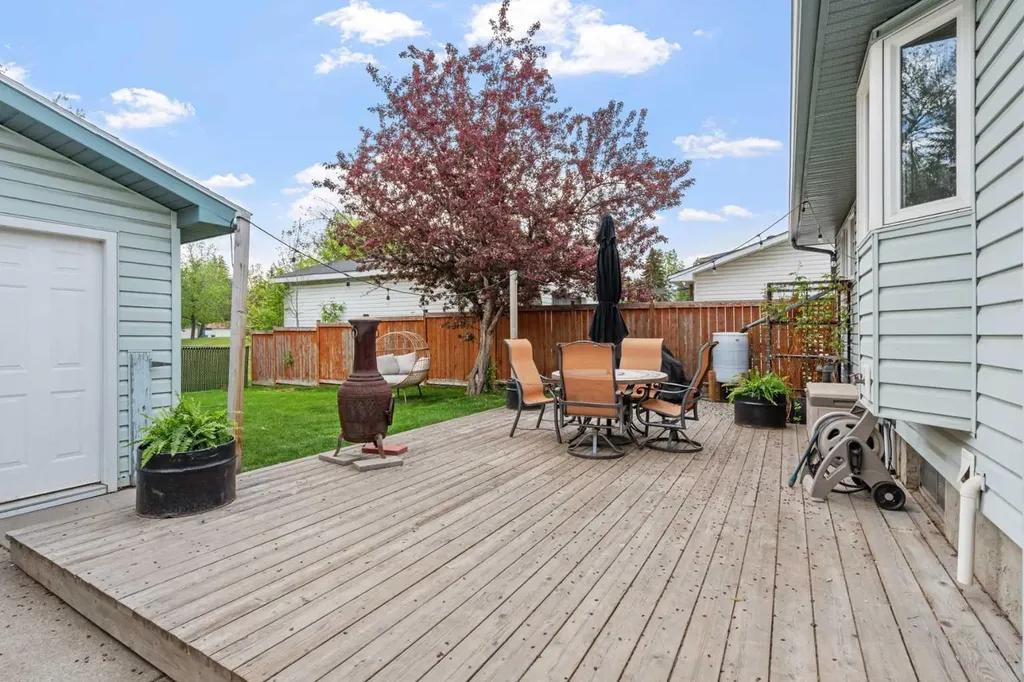 240 Lynnview Way SE Calgary AB T2C 1T6