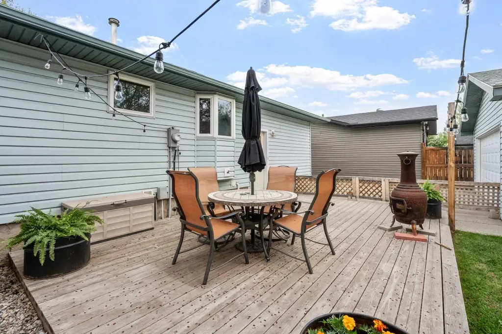 240 Lynnview Way SE Calgary AB T2C 1T6