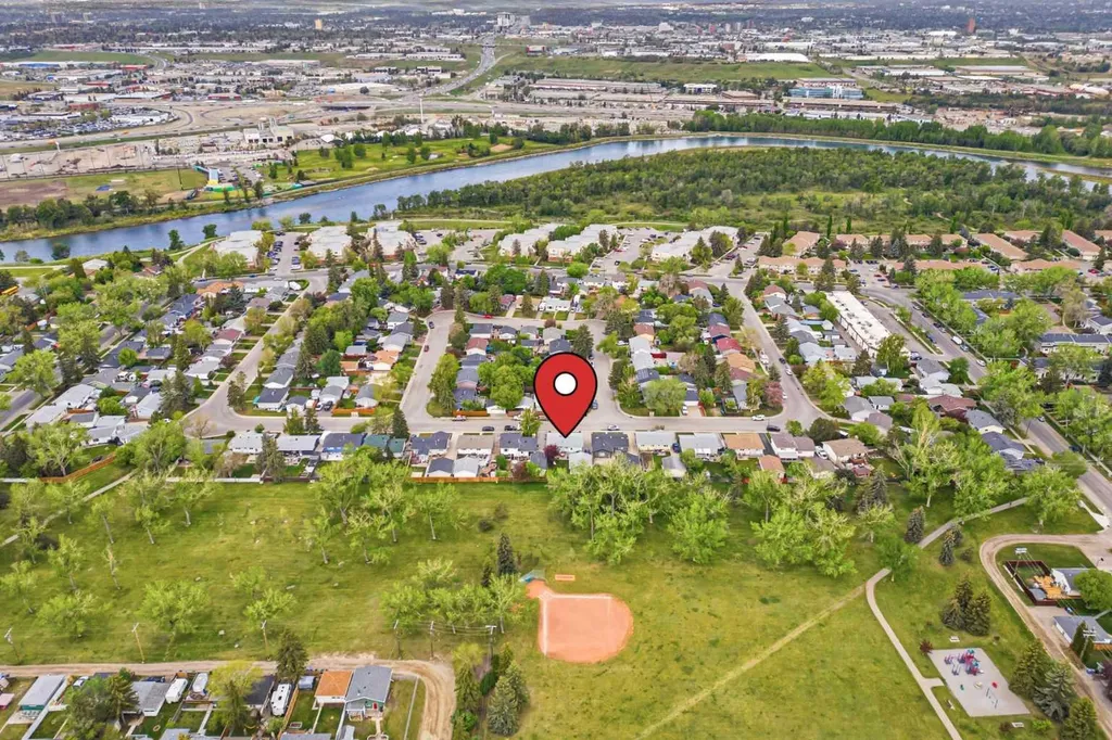 240 Lynnview Way SE Calgary AB T2C 1T6