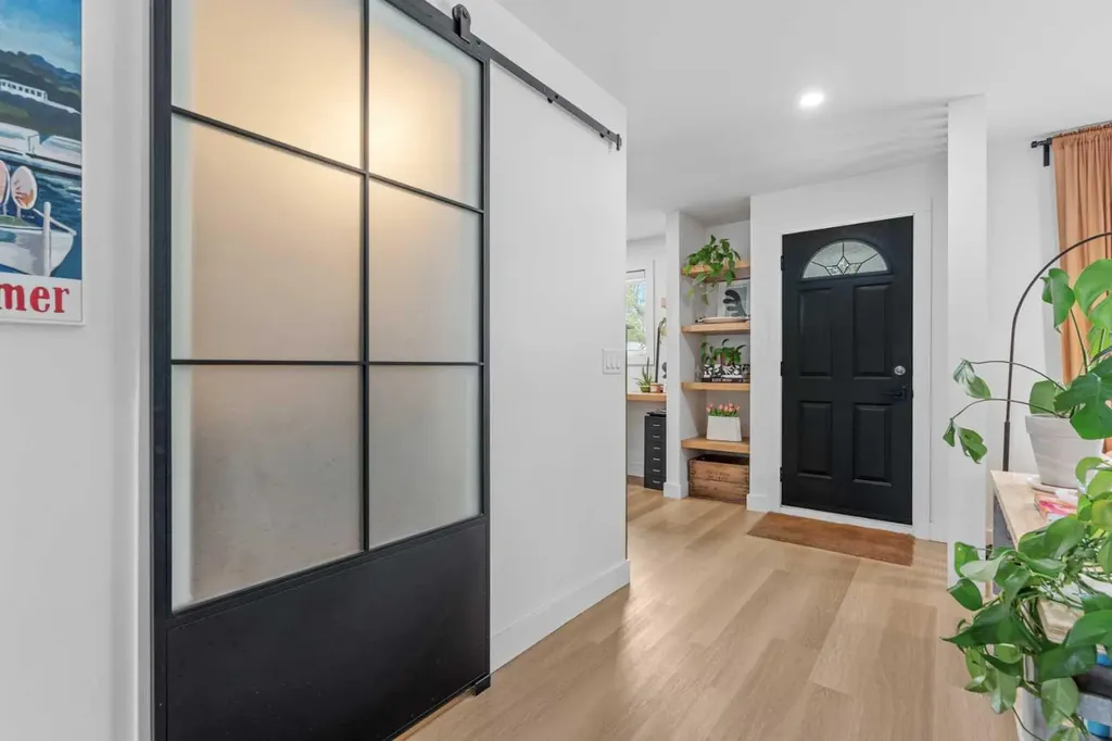 240 Lynnview Way SE Calgary AB T2C 1T6