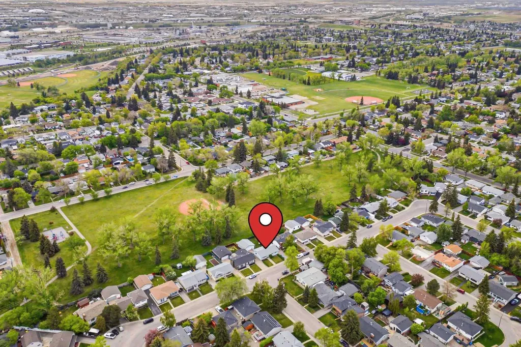 240 Lynnview Way SE Calgary AB T2C 1T6