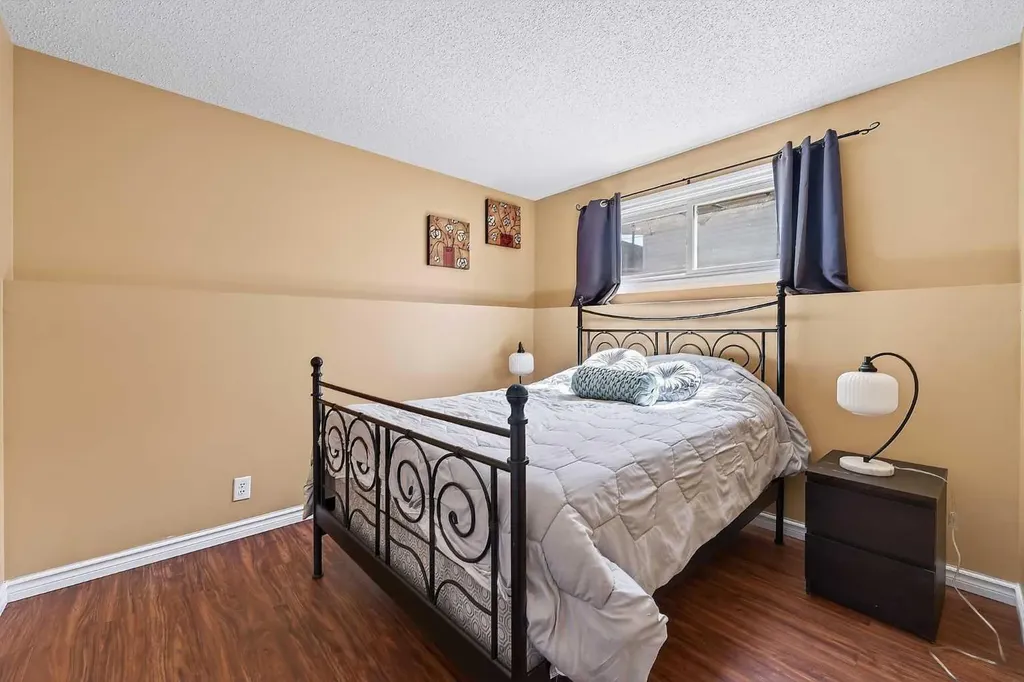 158 Ranch Glen Drive NW Calgary AB T3G 1E8