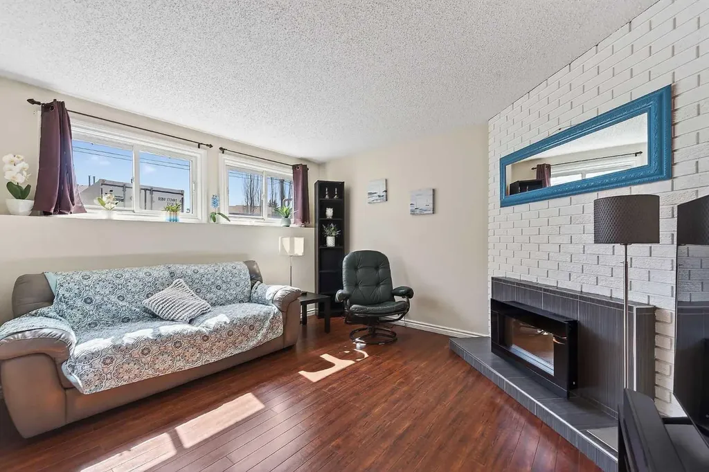 158 Ranch Glen Drive NW Calgary AB T3G 1E8