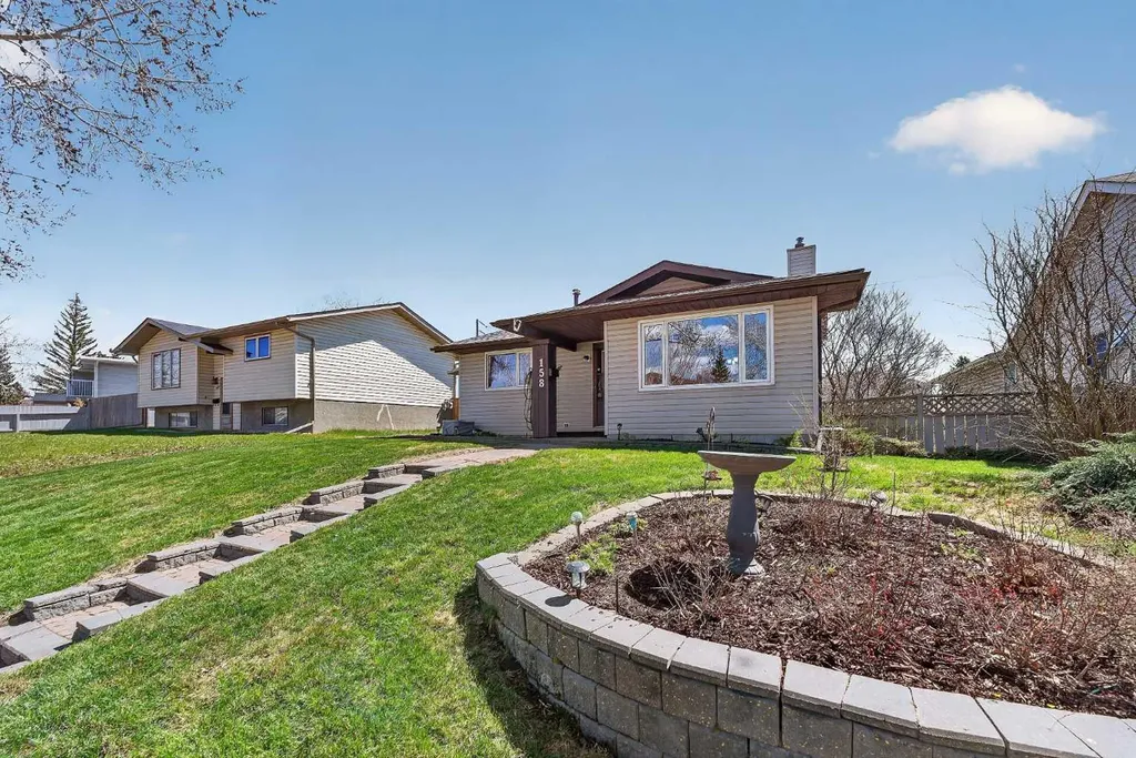158 Ranch Glen Drive NW Calgary AB T3G 1E8