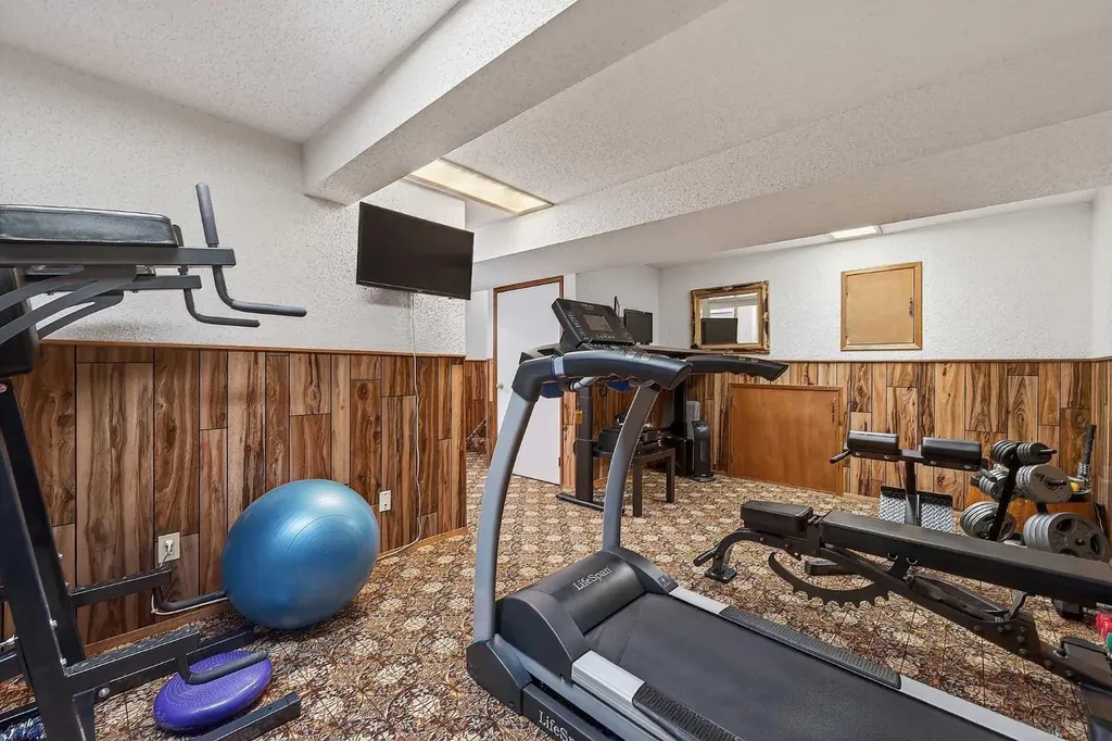 158 Ranch Glen Drive NW Calgary AB T3G 1E8