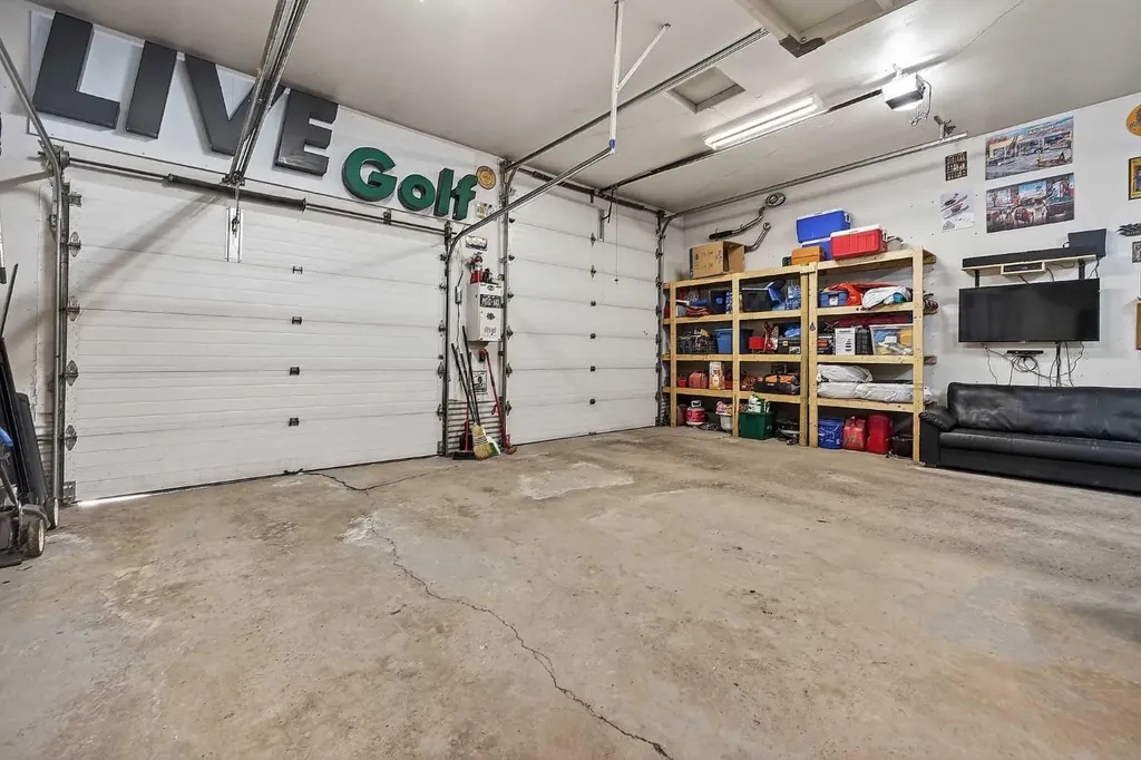 158 Ranch Glen Drive NW Calgary AB T3G 1E8