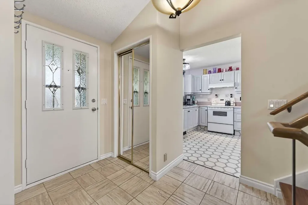 158 Ranch Glen Drive NW Calgary AB T3G 1E8
