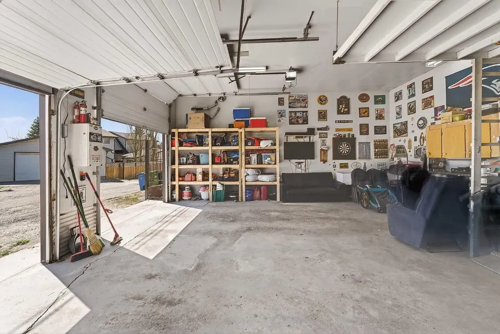 158 Ranch Glen Drive NW Calgary AB T3G 1E8