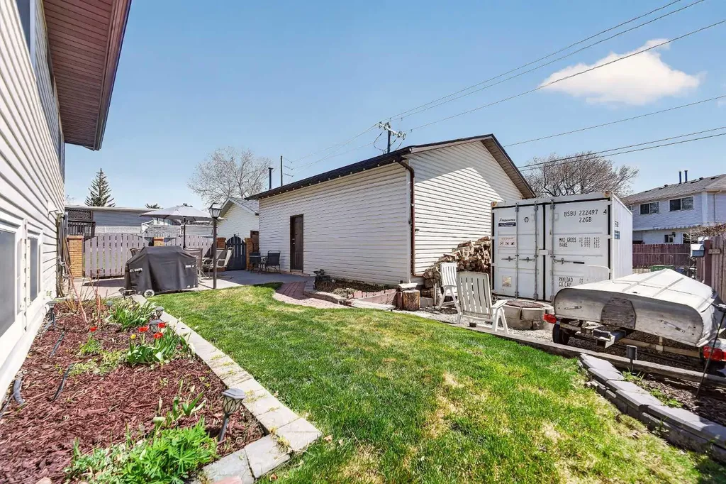 158 Ranch Glen Drive NW Calgary AB T3G 1E8