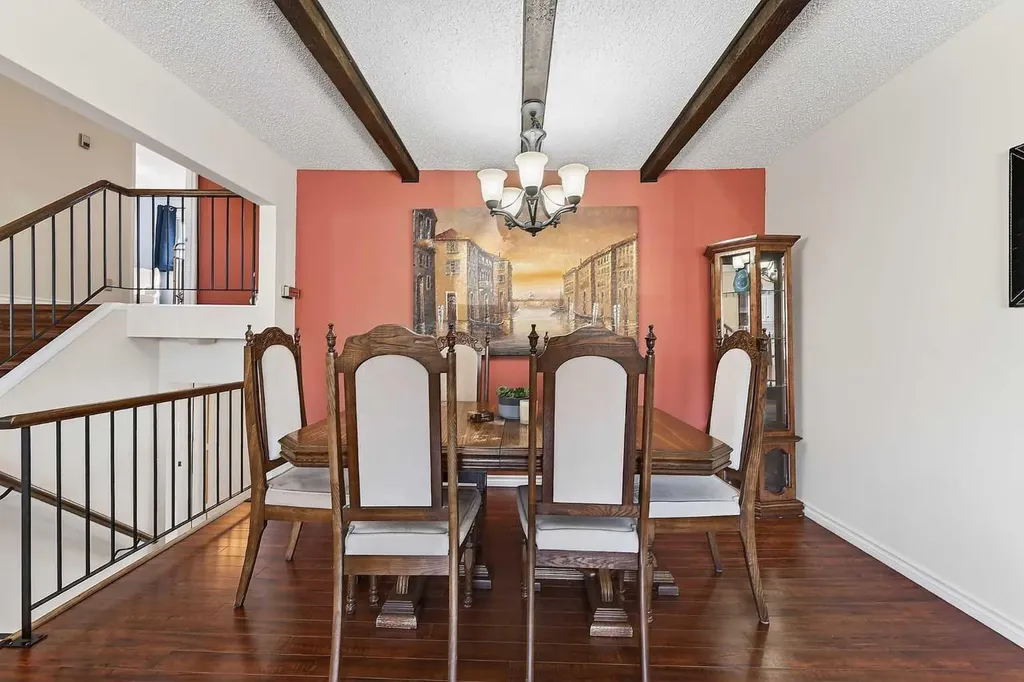 158 Ranch Glen Drive NW Calgary AB T3G 1E8