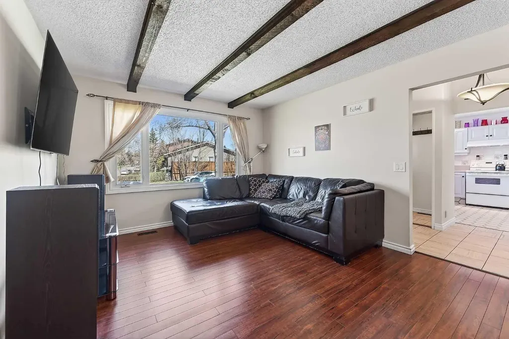 158 Ranch Glen Drive NW Calgary AB T3G 1E8