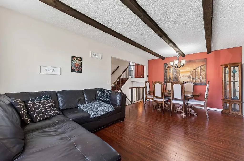 158 Ranch Glen Drive NW Calgary AB T3G 1E8