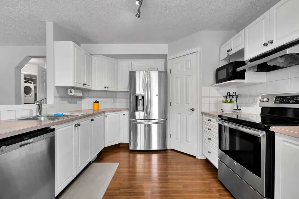 60 Arbour Crest Terrace NW Calgary AB T3E4S2