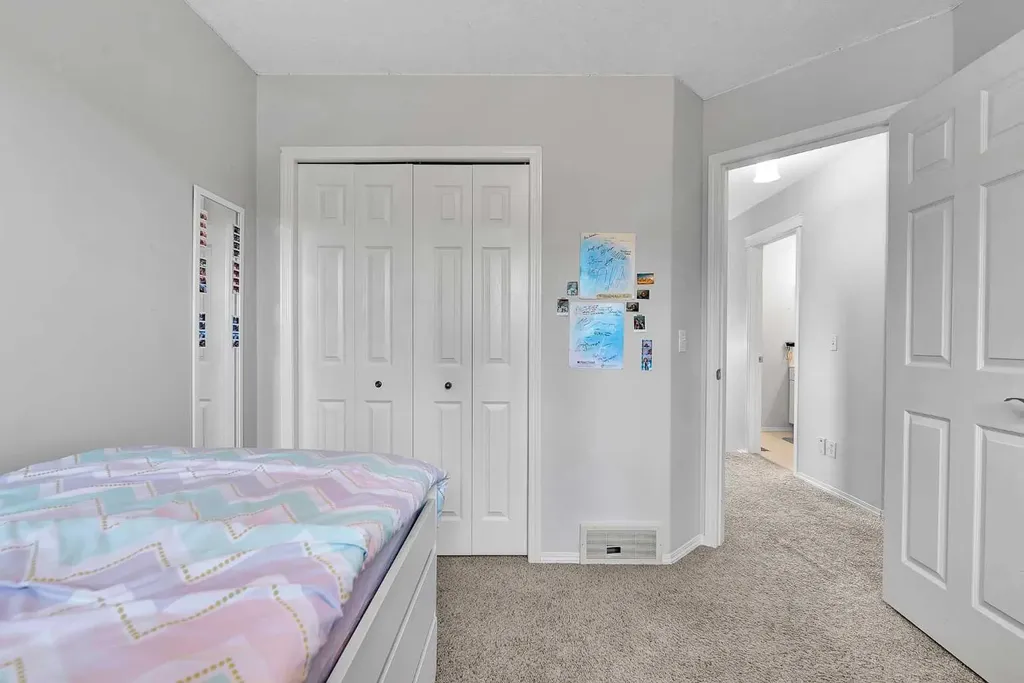 60 Arbour Crest Terrace NW Calgary AB T3E4S2