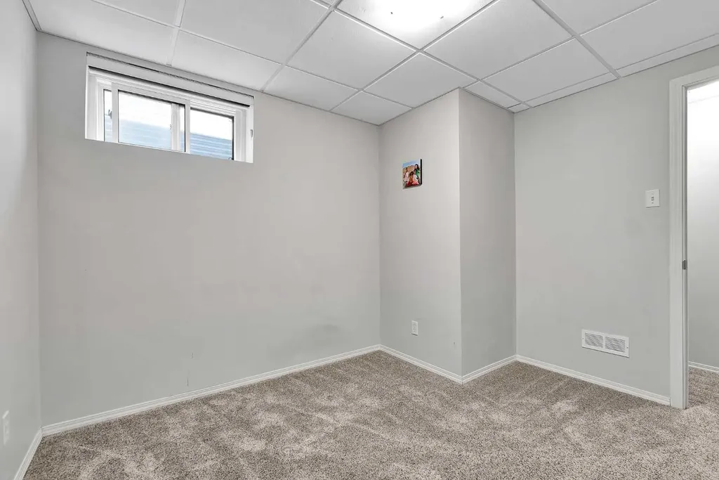 60 Arbour Crest Terrace NW Calgary AB T3E4S2