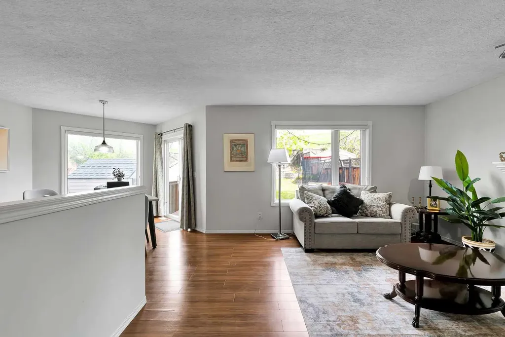60 Arbour Crest Terrace NW Calgary AB T3E4S2