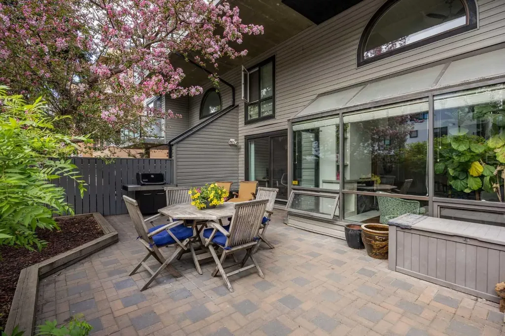 1732 9a Street SW Calgary AB T2T 3E6