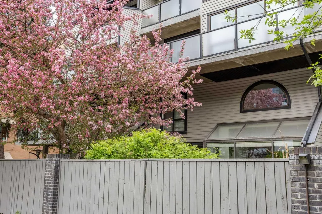 1732 9a Street SW Calgary AB T2T 3E6