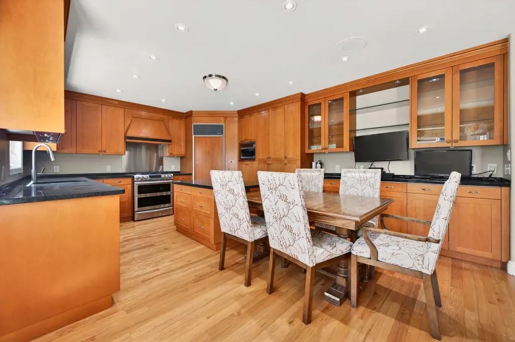 5930 C + E Trail Lacombe AB T4H 2H1