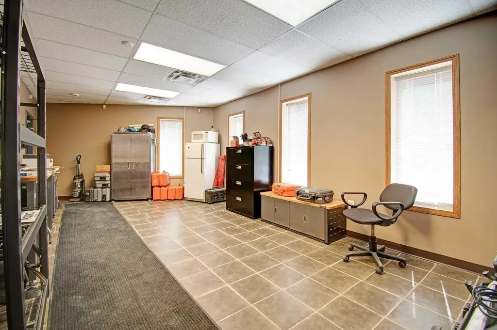 40 East Lake Green NE Airdrie AB T4A2J2