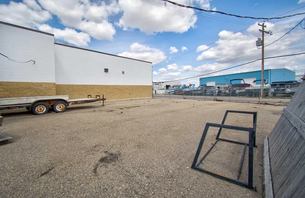 40 East Lake Green NE Airdrie AB T4A2J2