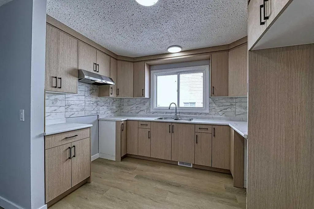 71 Falton Drive NE Calgary AB T3K 1K6