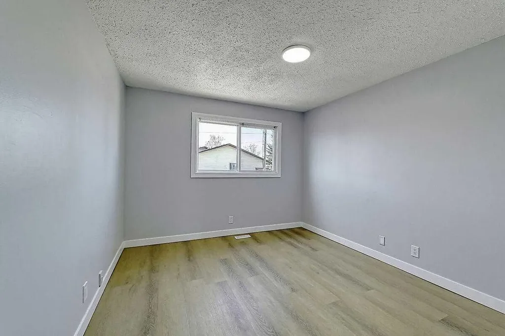 71 Falton Drive NE Calgary AB T3K 1K6