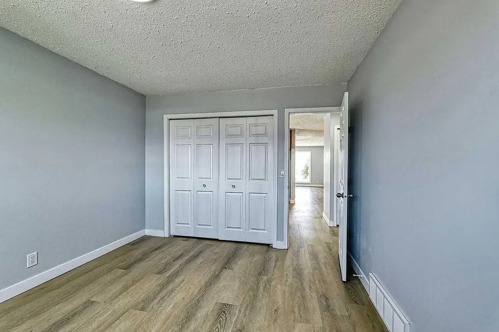 71 Falton Drive NE Calgary AB T3K 1K6