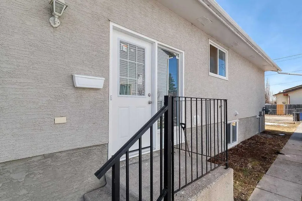 71 Falton Drive NE Calgary AB T3K 1K6