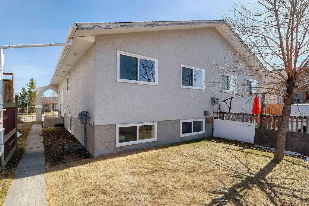 71 Falton Drive NE Calgary AB T3K 1K6