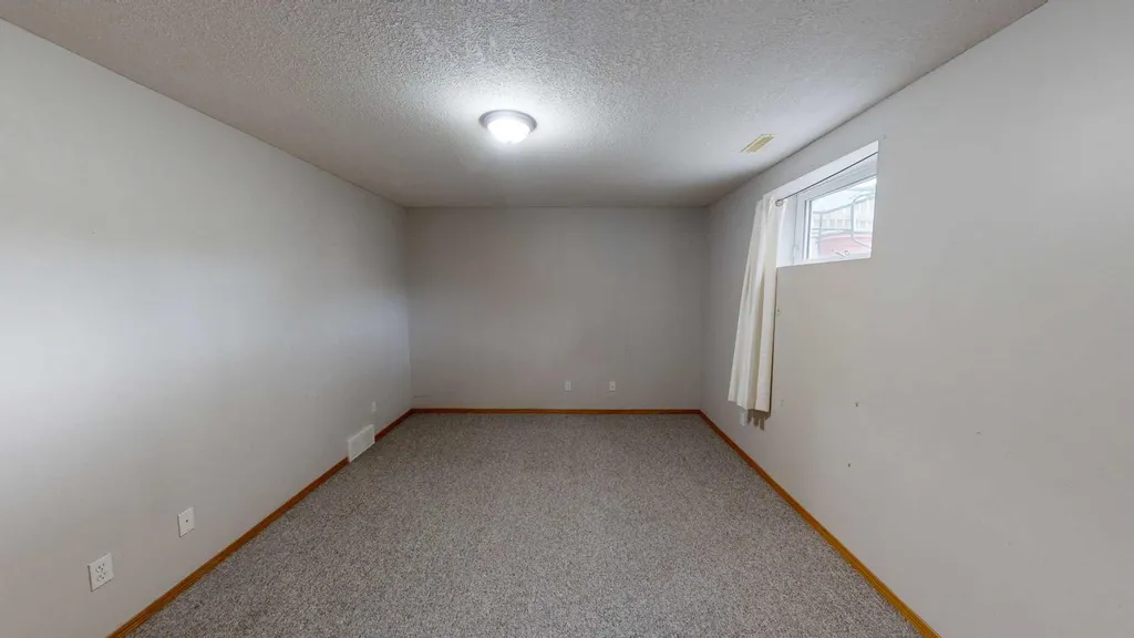 173 Lynx Cove N Lethbridge AB T1H 5Z6