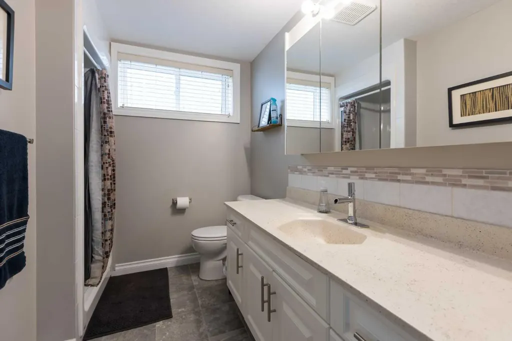 6107 Park Place Taber AB T1G 1E9