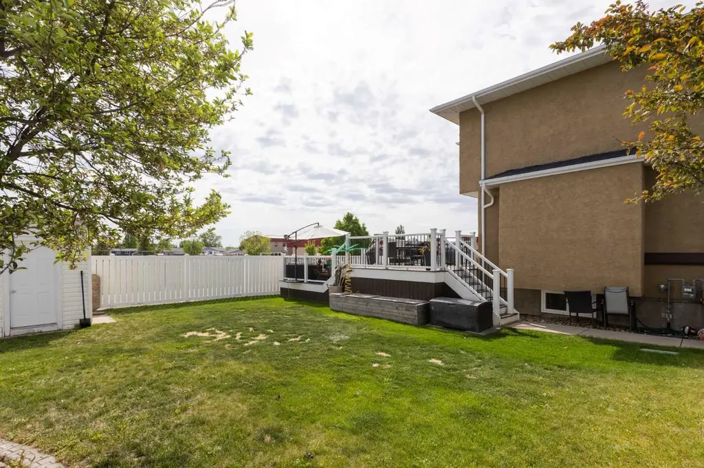 6107 Park Place Taber AB T1G 1E9