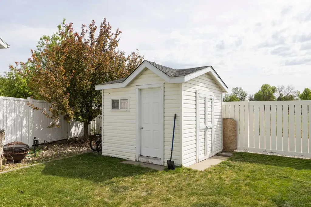 6107 Park Place Taber AB T1G 1E9