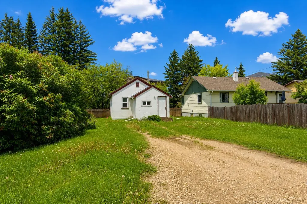3508 51 Avenue Red Deer AB T4N 4G2