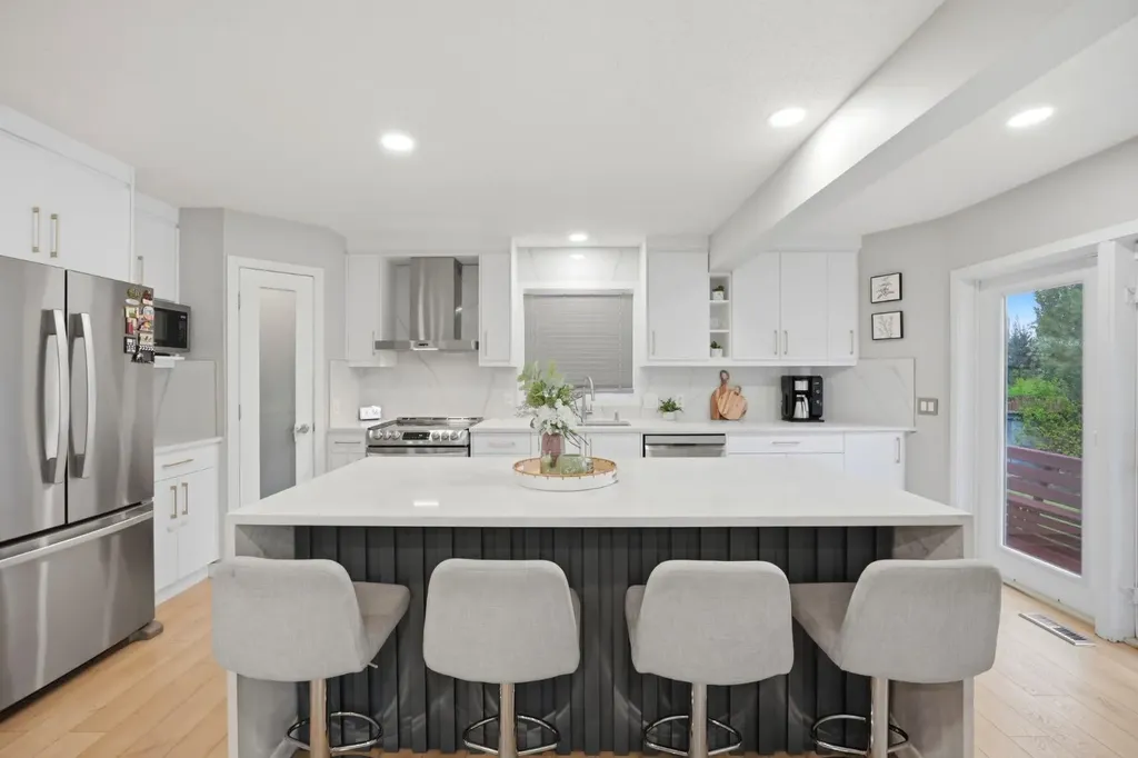 158 Shawbrooke Green SW Calgary AB T2Y3C6