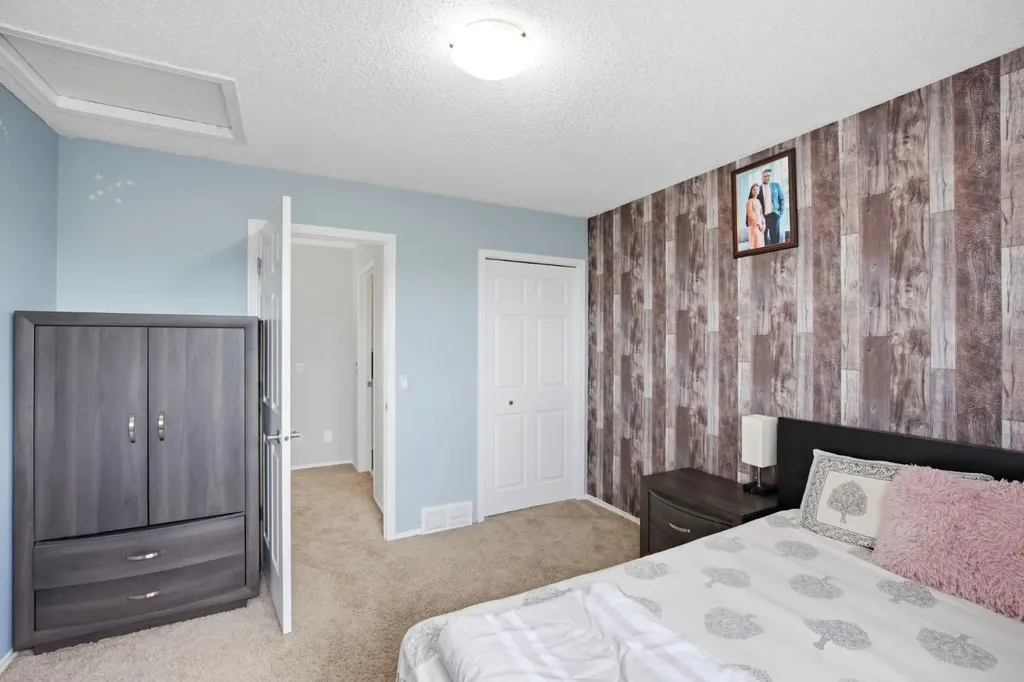 158 Shawbrooke Green SW Calgary AB T2Y3C6