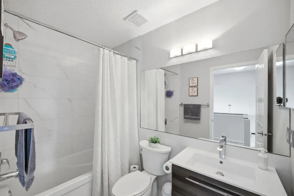 158 Shawbrooke Green SW Calgary AB T2Y3C6