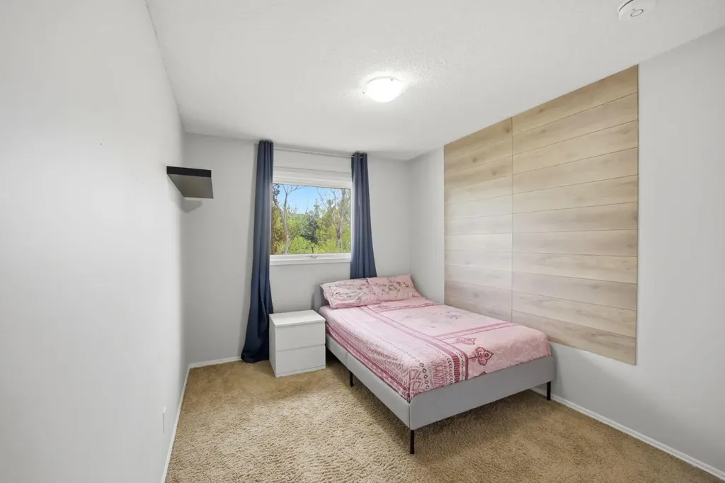 158 Shawbrooke Green SW Calgary AB T2Y3C6
