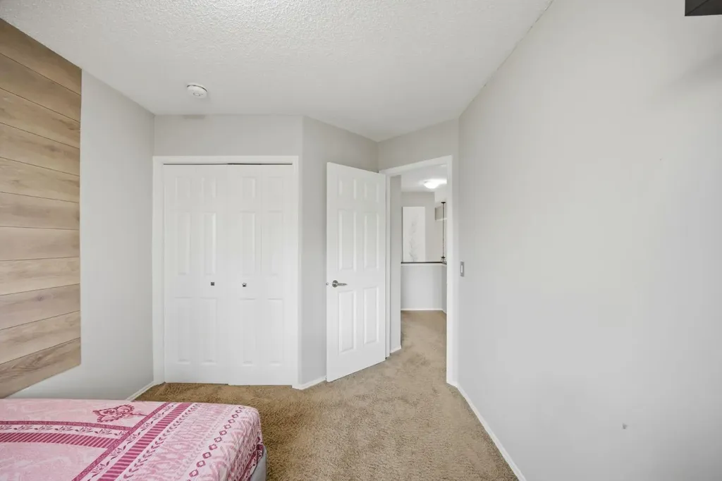 158 Shawbrooke Green SW Calgary AB T2Y3C6