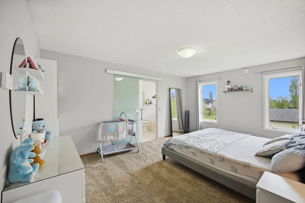 158 Shawbrooke Green SW Calgary AB T2Y3C6