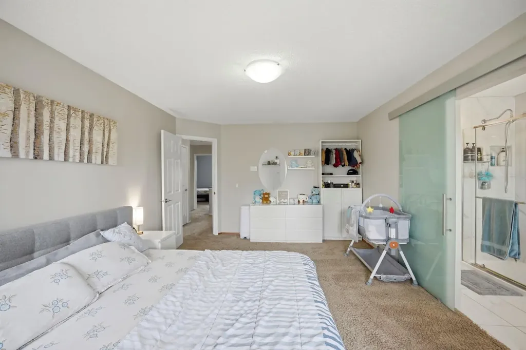 158 Shawbrooke Green SW Calgary AB T2Y3C6