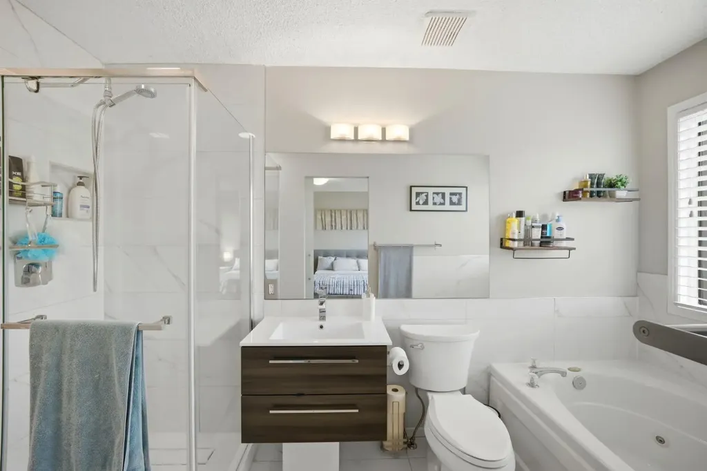 158 Shawbrooke Green SW Calgary AB T2Y3C6
