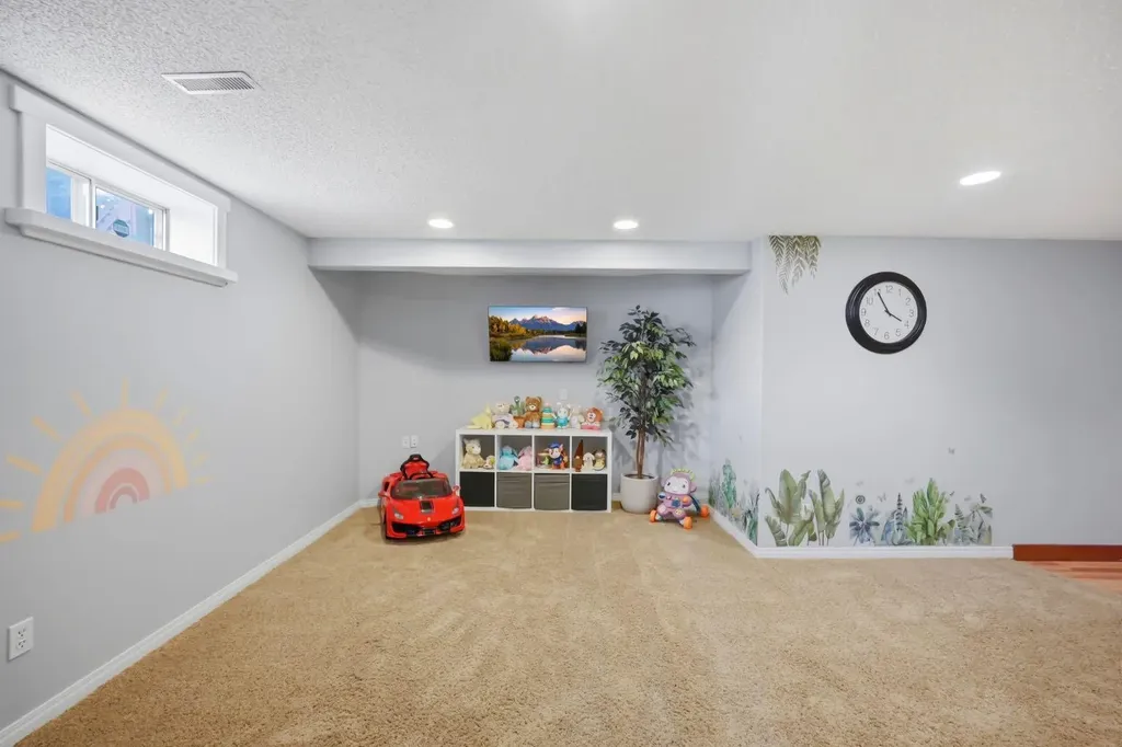 158 Shawbrooke Green SW Calgary AB T2Y3C6