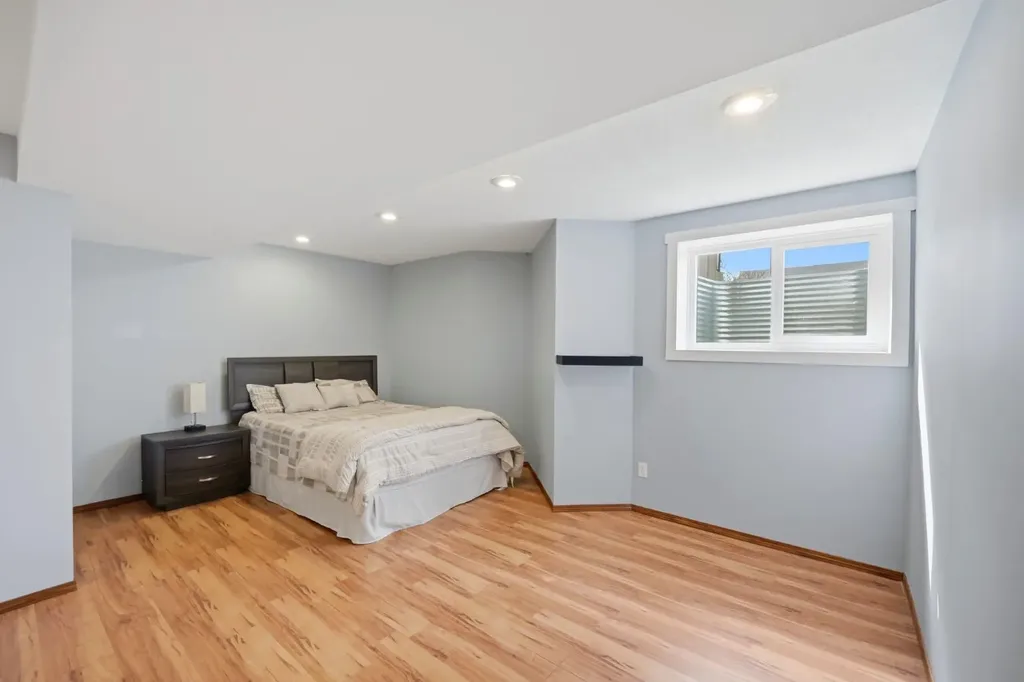 158 Shawbrooke Green SW Calgary AB T2Y3C6