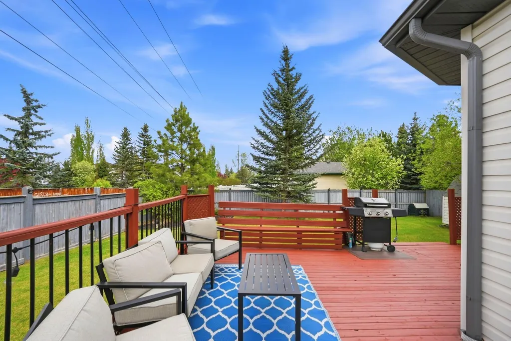 158 Shawbrooke Green SW Calgary AB T2Y3C6