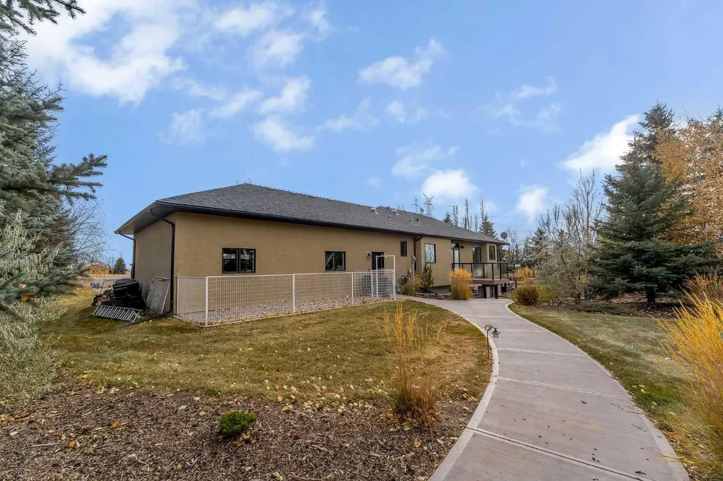 275200 Township Road 233 Rural Rocky View County AB T1X 0H6