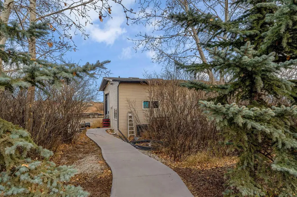 275200 Township Road 233 Rural Rocky View County AB T1X 0H6