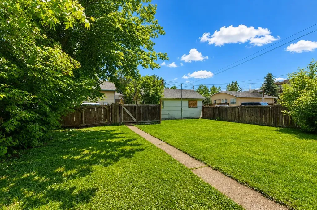 3506 51 Avenue Red Deer AB T4N 4G2