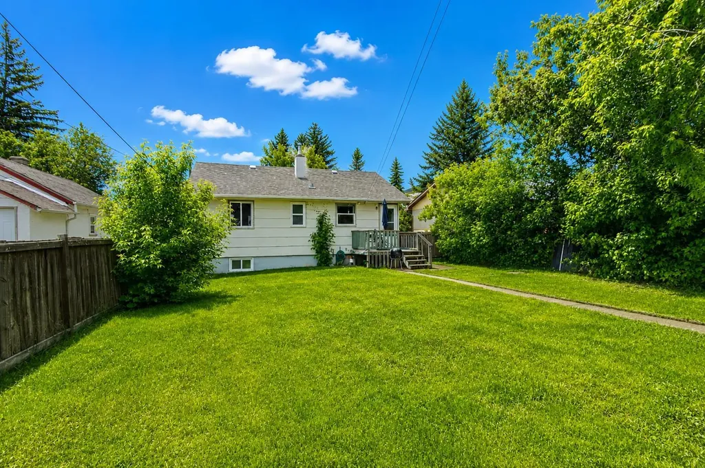 3506 51 Avenue Red Deer AB T4N 4G2